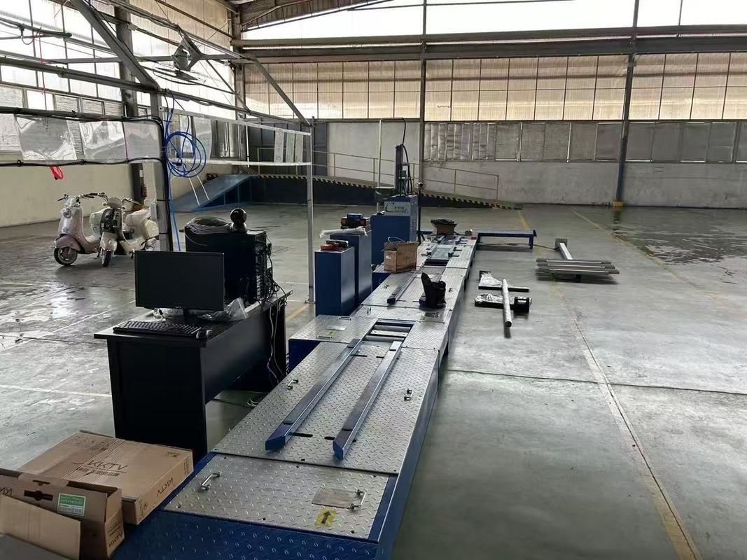 Özellikle yeraltında çalışmak için tasarlanmış üç 3000 wattluk soğutma fanı ile özel özel kapsamlı motosiklet testi