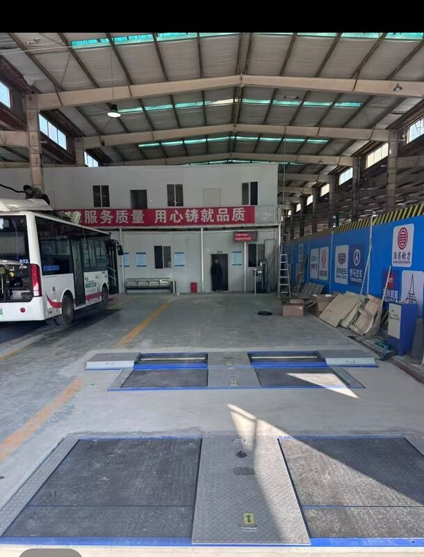 Otomobil Tamirhaneleri İçin Cartesy Kamyon Test Şeridi Silindirli Fren Test Cihazı Kuvvetleri Aks Yükü Çift Plakalı Yanal Kayma Test Cihazı 10T Kapasiteli