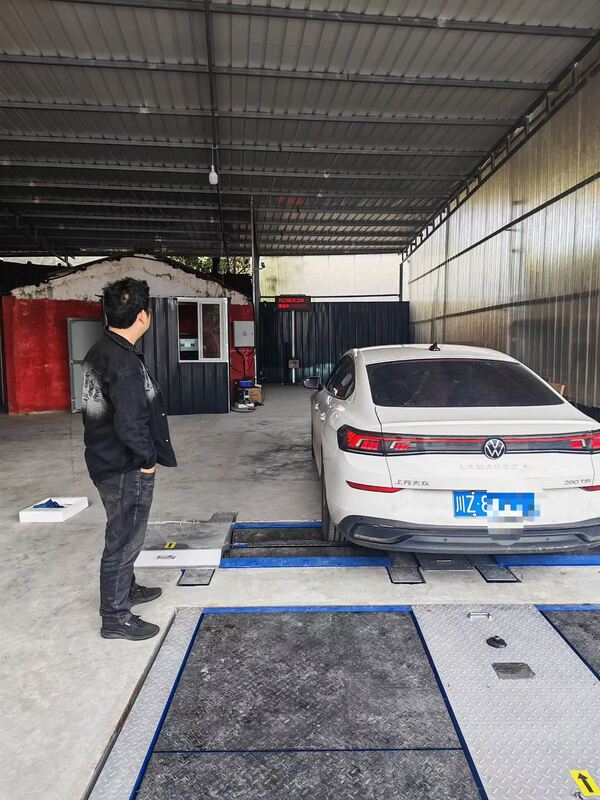 Otomobil Tamirhaneleri İçin Cartesy Kamyon Test Şeridi Silindirli Fren Test Cihazı Kuvvetleri Aks Yükü Çift Plakalı Yanal Kayma Test Cihazı 10T Kapasiteli